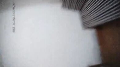 【足疗店小粉灯】偷拍扫街达人，一小时内连续干俩，舔逼真下得去嘴，激情刺激挑战无限真实 (3)