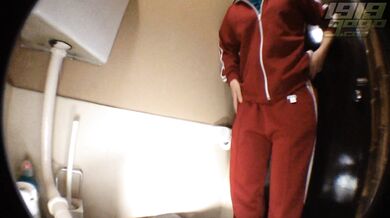 和式便所盗摄高校体育班女生最后6集完结（5）